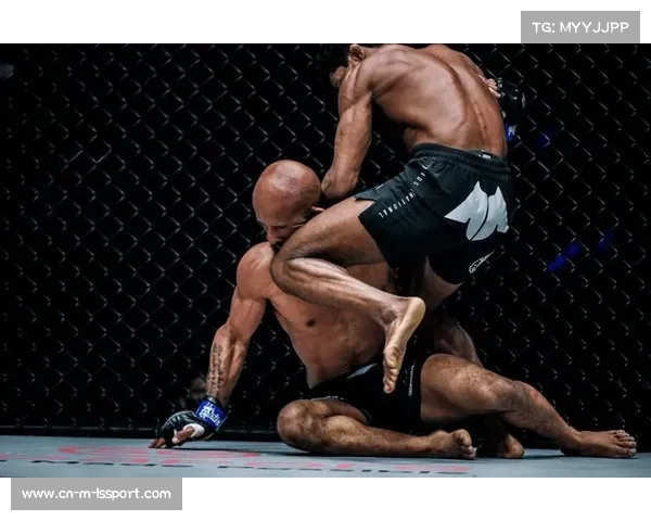 马内尔·卡佩首回合KO罗瓦尔,追平蝇量级KO纪录 马内尔·卡佩首回合KO罗瓦尔,追平蝇量级KO纪录